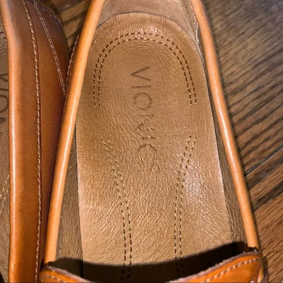Vionic Snyder Brown Leather Penny Loafers size 8