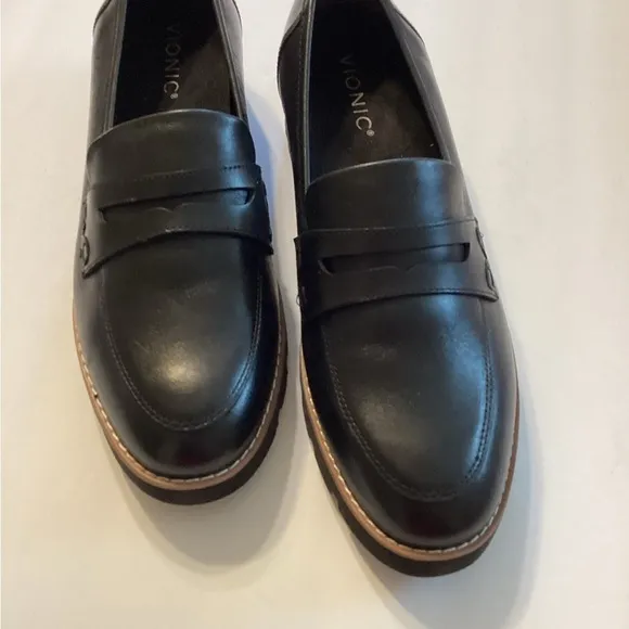 Vionic Women’s Nappa CheryI II Chunky Black Loafers Size 9