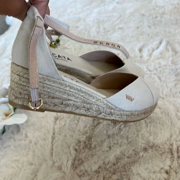 Viscata Formiga Canvas Wedges Beige Size 8US/ 39EU