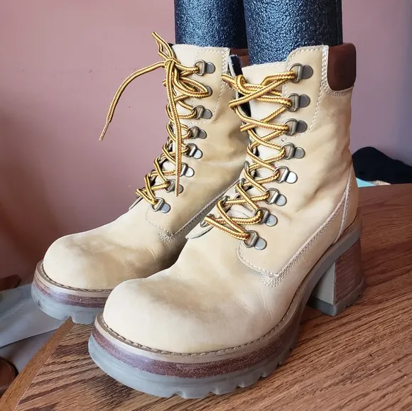 Vtg 90s Steve Madden chunky lug sole grunge combat Boots P-Hill tan nubuc