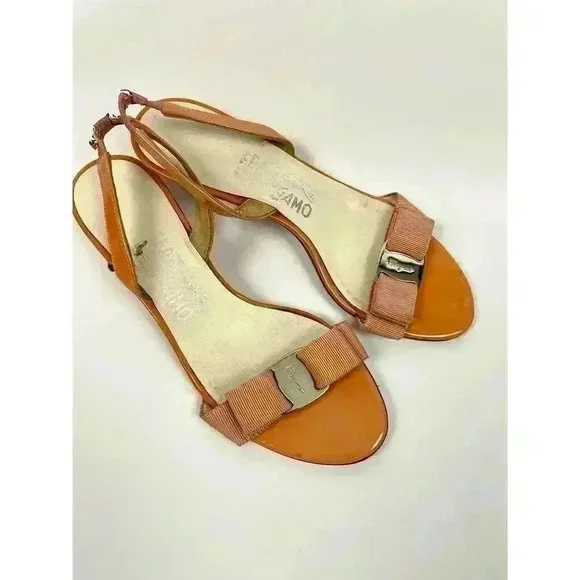 VTG Salvatore Ferragamo Leather Sandals Sz 6 Made in Italy Metal Bow Accent