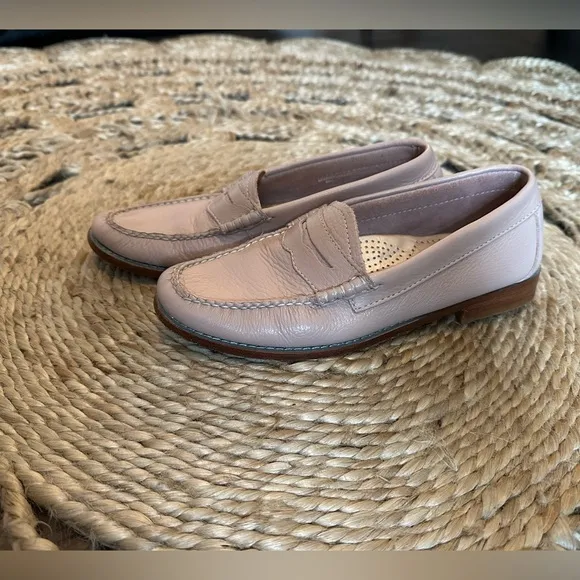 Weejuns G.H. Bass &amp; Co. Whitney Penny Loafers Blush Pink (Size 6)