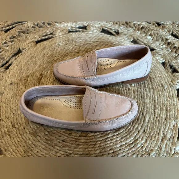 Weejuns G.H. Bass &amp; Co. Whitney Penny Loafers Blush Pink (Size 6)
