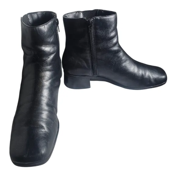 Westies GET READY Leather Smooth Biker Buckle Black Ankle Boots 9M