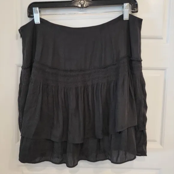WHBM BLACK FLIRTY TIERED MINI SKIRT SIZE 14 NWT