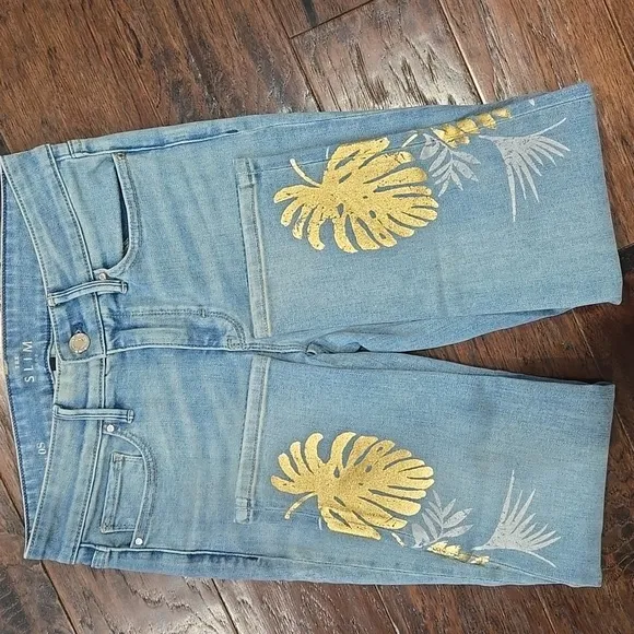 WHITE HOUSE BLACK MARKET THE SLIM CROP MID RISE FOIL METALLIC PALM TROPICAL 0S