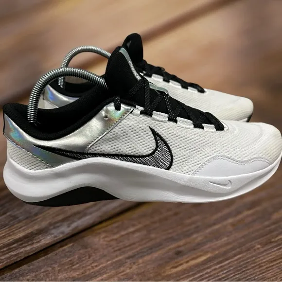 Women Nike Legend Essential 3 Next Nature Premium Training Sneakers, Size 11.