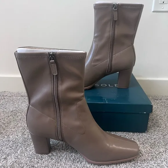 Women’s Aerosoles Cinnamon Mid Calf Boots Taupe Block Heels Side Zip US 11