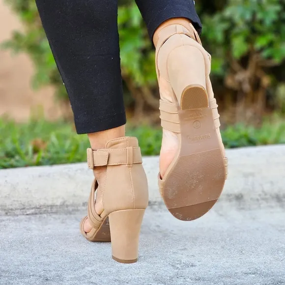 Women's Ankle Strap Block Heel Dress Sandals Natural Color