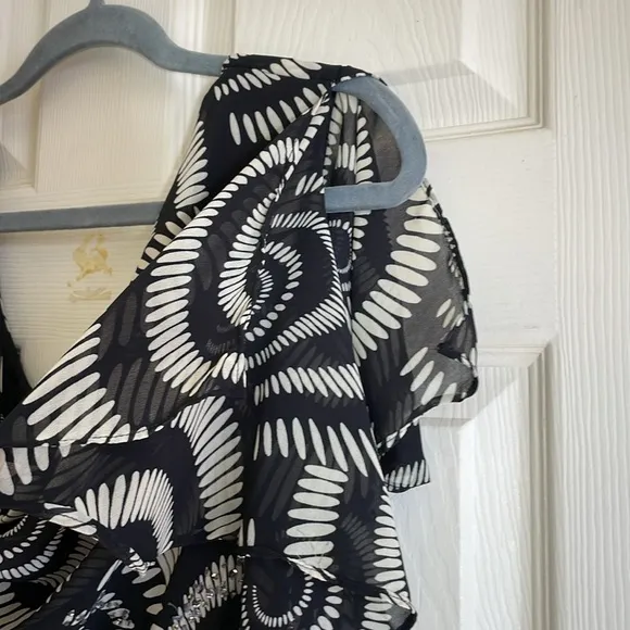 Women's Black &amp; Cream Abstract Pattern Ruffles Layered Maxi Dress Size 14