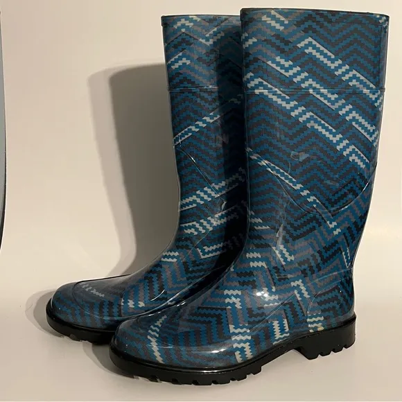 Women’s Burberry Check Print Blue Rain Boots Wellies, EU size 39. US size 9