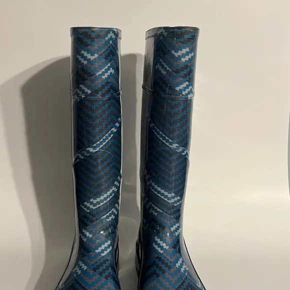 Women’s Burberry Check Print Blue Rain Boots Wellies, EU size 39. US size 9