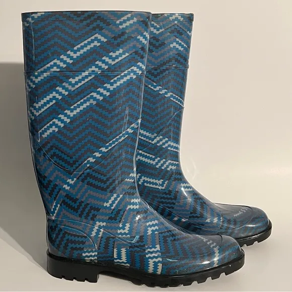 Women’s Burberry Check Print Blue Rain Boots Wellies, EU size 39. US size 9