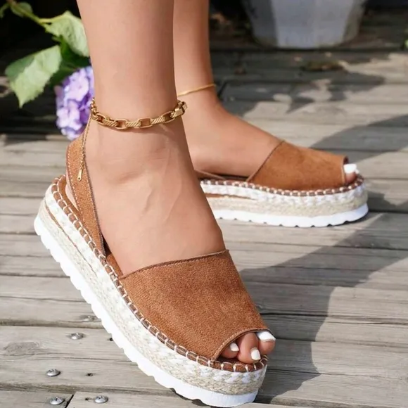 Women's Chunky Heel Platform Sandals