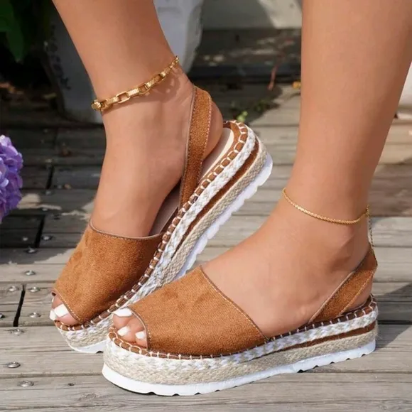 Women's Chunky Heel Platform Sandals