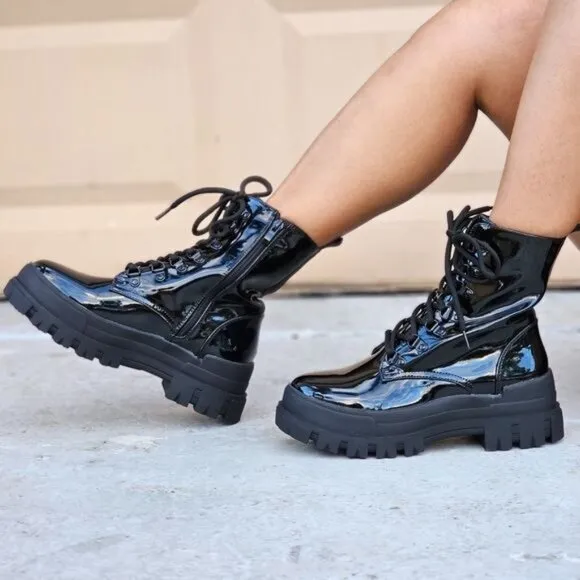 Women's Combat Lace Up Ankle Block Heeled Boots Black Color