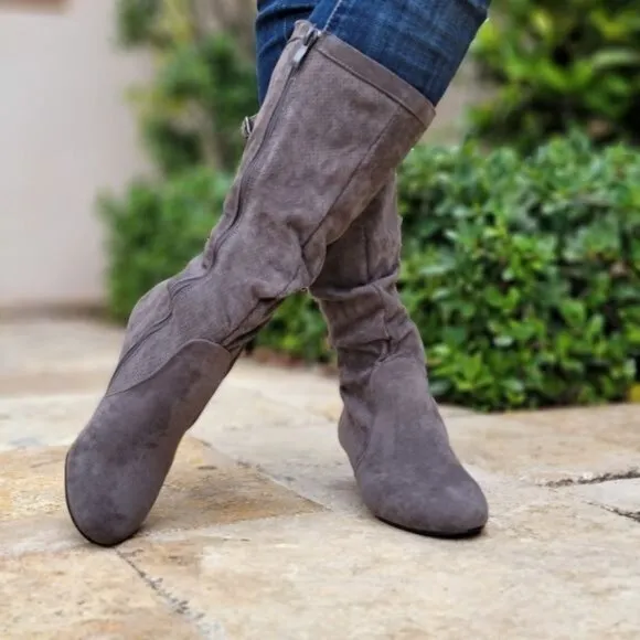 Women's Gray Wrinkle Finish‎ Calf Length Pull On Boots Rounded Toe