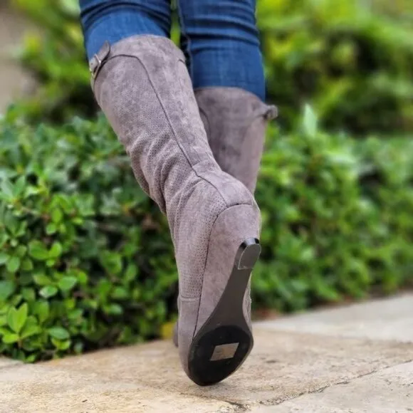 Women's Gray Wrinkle Finish‎ Calf Length Pull On Boots Rounded Toe