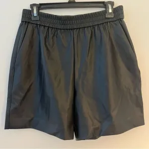 Womens Halogen Black Faux Leather Elastic Waist Shorts With Pockets Medi…