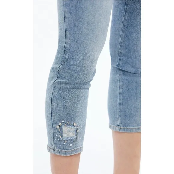 Women's Rhinestone Capri Jeans Size 8 ORLY Stretchy Denim Dressy Embellished NWT