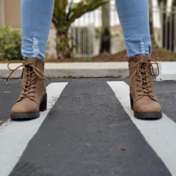 Women's Tan Combat Ankle Lace Up Heeled Ankle‎ Boots