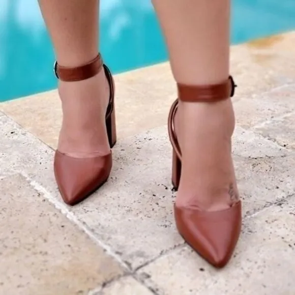 Women's Tan Pointy Toe Ankle Strap Block‎ Heel