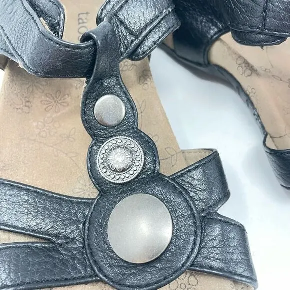 Women's Taos Black Leather Sandals sz. 6