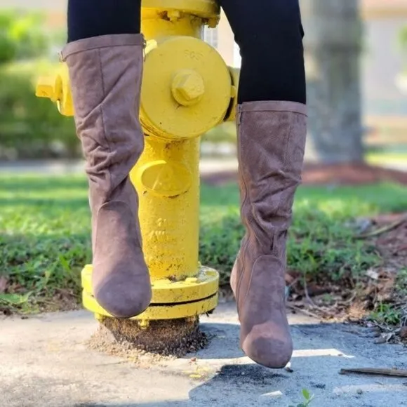 Women's Taupe Wrinkle Finish‎ Calf Length Pull On Boots Rounded Toe