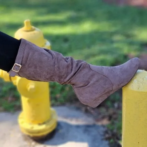 Women's Taupe Wrinkle Finish‎ Calf Length Pull On Boots Rounded Toe