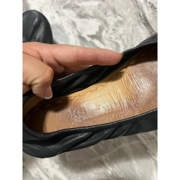 Women's Tieks Ballet Flats Black Leather Size 7