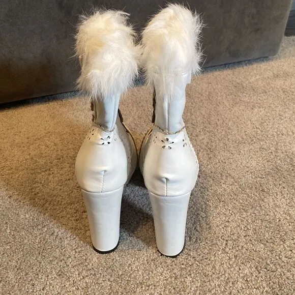 Women’s White Chunky High Heeled Boots Faux Fur Trim Size 39EU (8.5 US) NEW