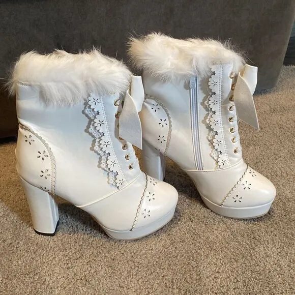 Women’s White Chunky High Heeled Boots Faux Fur Trim Size 39EU (8.5 US) NEW