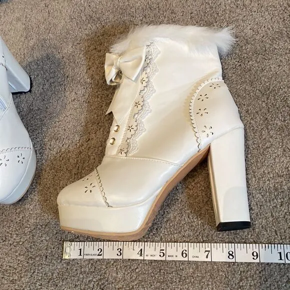 Women’s White Chunky High Heeled Boots Faux Fur Trim Size 39EU (8.5 US) NEW