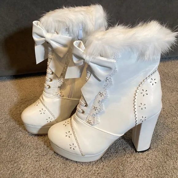 Women’s White Chunky High Heeled Boots Faux Fur Trim Size 39EU (8.5 US) NEW