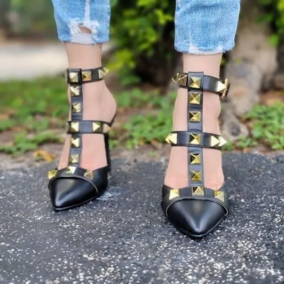 Women's Black Rockstud Ankle Strap Pump