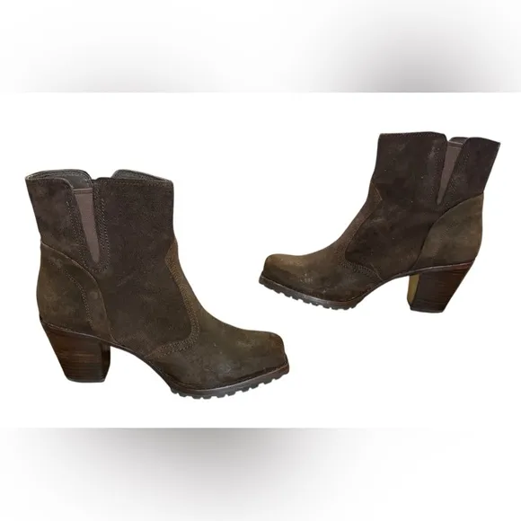 Woolrich Kiva Brown Ankle Boots Chunky Heel and Rugged Sole Women’s Size 8.5