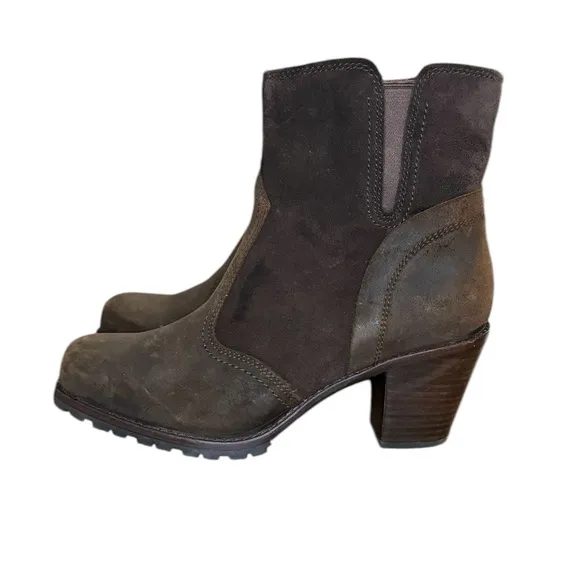 Woolrich Kiva Brown Ankle Boots Chunky Heel and Rugged Sole Women’s Size 8.5