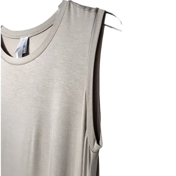 WynneLayers Minimal Patch Pocket Sleeveless Maxi Dress in Tan