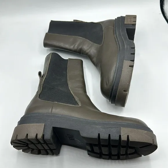 ZARA Chelsea Chunky Khaki Green Leather Ankle Boots Women's Size 5.5
