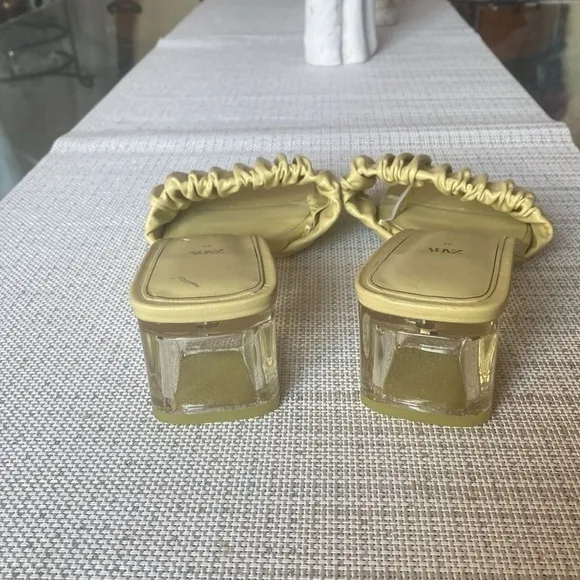 ZARA Women's Yellow Open Toe Sandals Size 39 In Great Shape!!