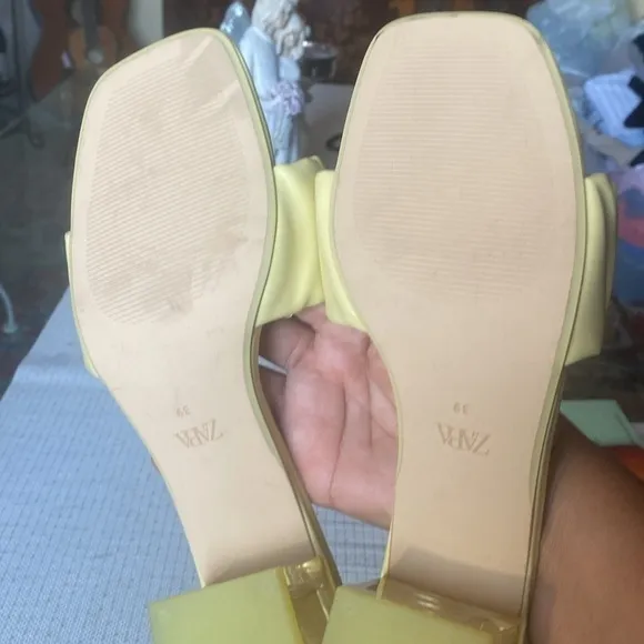 ZARA Women's Yellow Open Toe Sandals Size 39 In Great Shape!!